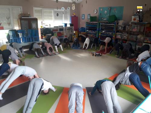 Yoga depuis mars pour les élèves de CE et CM